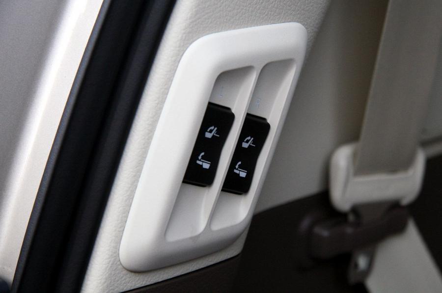  Lexus GX460 2010 года  (фото 7 из 153)